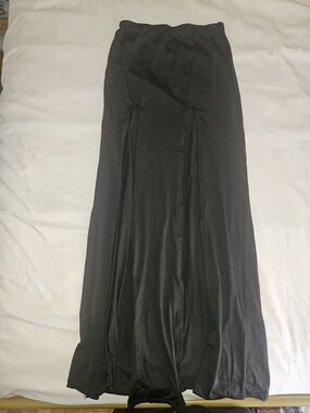 Black Women's Maxi Skirt - Sleek Stretch Fabric